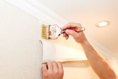 Pose de papier peint à Vergaville — revêtements muraux et toiles de verre